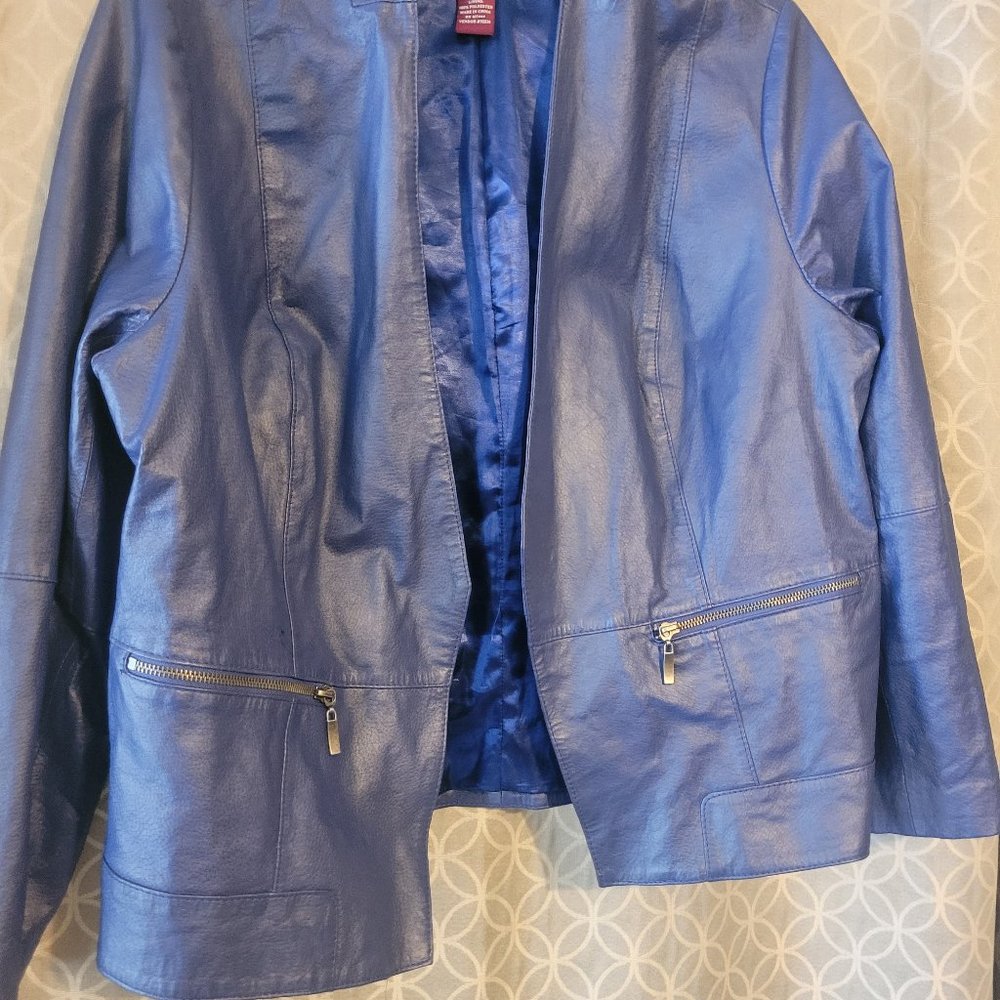 Gorgeous Jessica London womens LEATHER JACKET w/ zippered pockets..